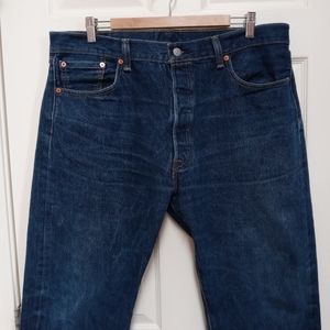 Levi's 501 Blue Jeans in Dark Wash